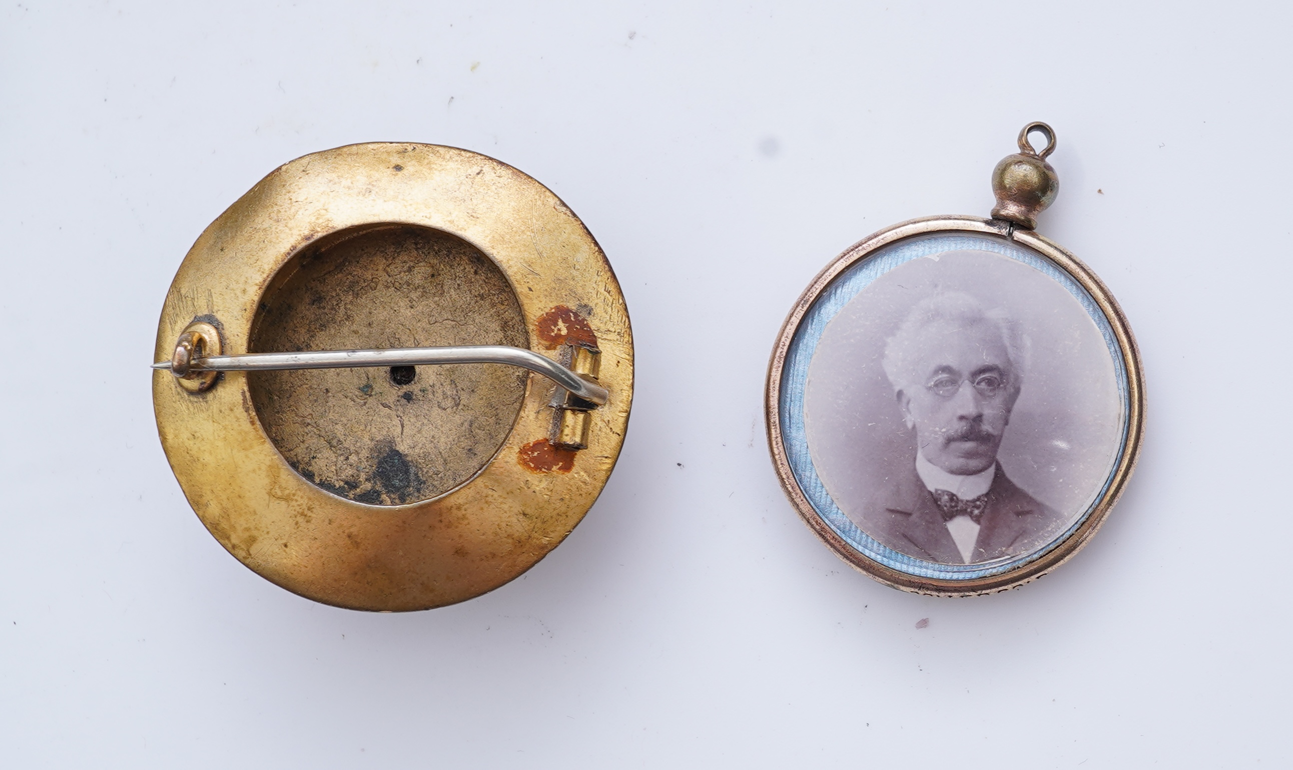 A group of antique gilt metal jewellery, 19th century